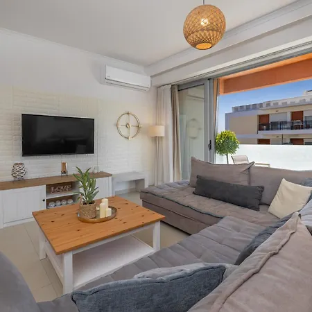 Premium Luxury Living Apartment